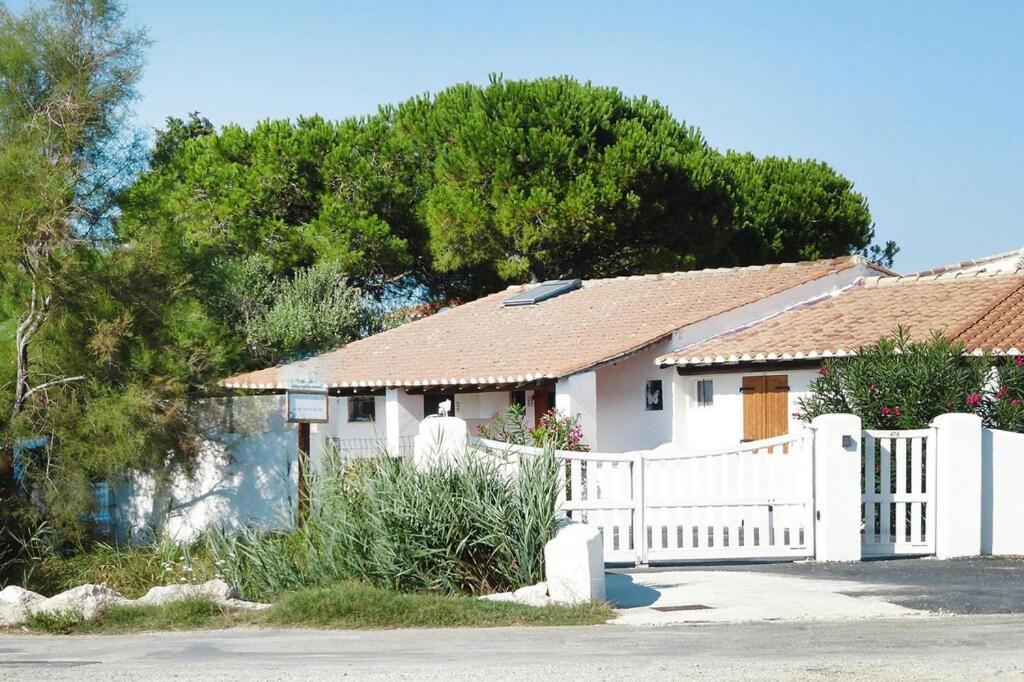 סן-מארי-דה-לה-מאר Holiday Home With Shared Pool מראה חיצוני תמונה